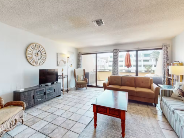 Updated Beachfront Suite Retreat with Pool & Tennis - Perfect Family Getaway